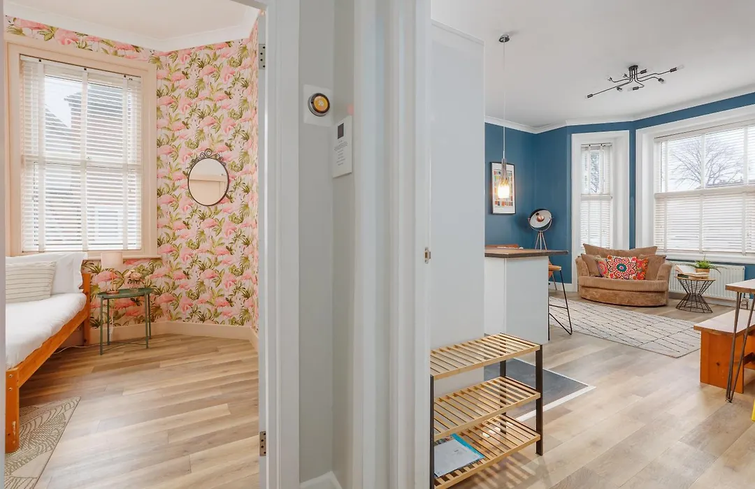 The Blue Bank Suite By Grandeur Property-1