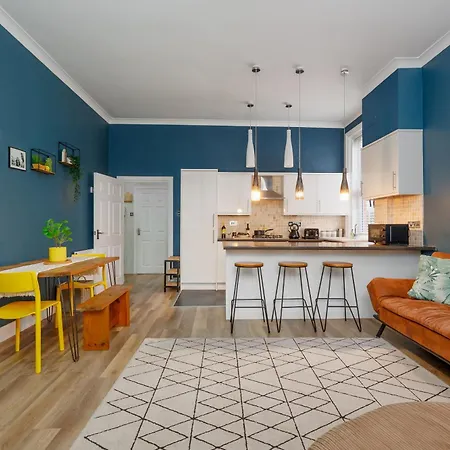 The Blue Bank Suite By Grandeur Property-3