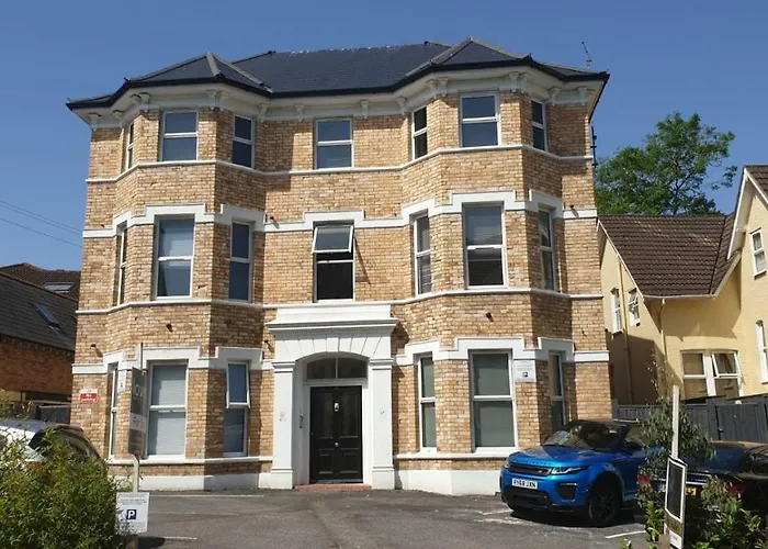 Superb 2 Beds 2 Baths New W/ Garden+Patio